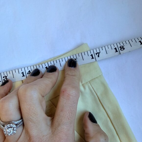 Khakis By Gap Boyfriend Roll-Up Womens Yellow Cotton Shorts Size 6 - Picture 7 of 10